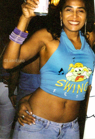 Date this good-looking Brazil girl Eliana from SALVADOR B8681