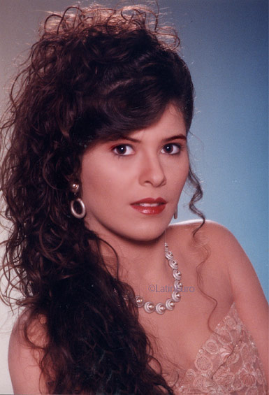 Date this foxy Brazil girl Valeria from SAO PAULO B8699