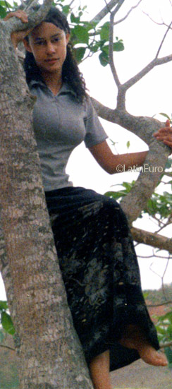 Date this gorgeous Brazil girl Jamimia from SAO PAULO B8763