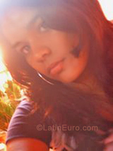 Date this stunning Brazil girl Daniella from Tres Lagoas B917