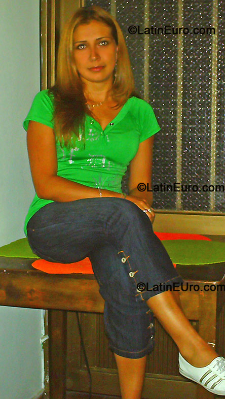 Date this delightful Colombia girl Diana- from Manizales C7947