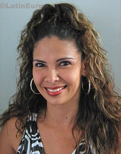 Date this hot Colombia girl Martha from Bucaramanga C8097