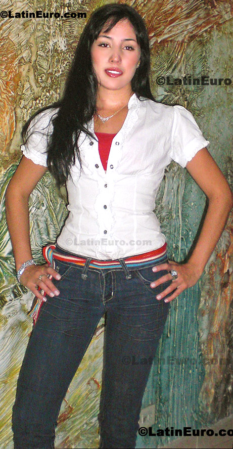 Date this voluptuous Colombia girl Ana from Medellin C8234