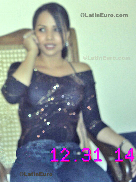 Date this sultry Colombia girl C8382 from Palmira C8382