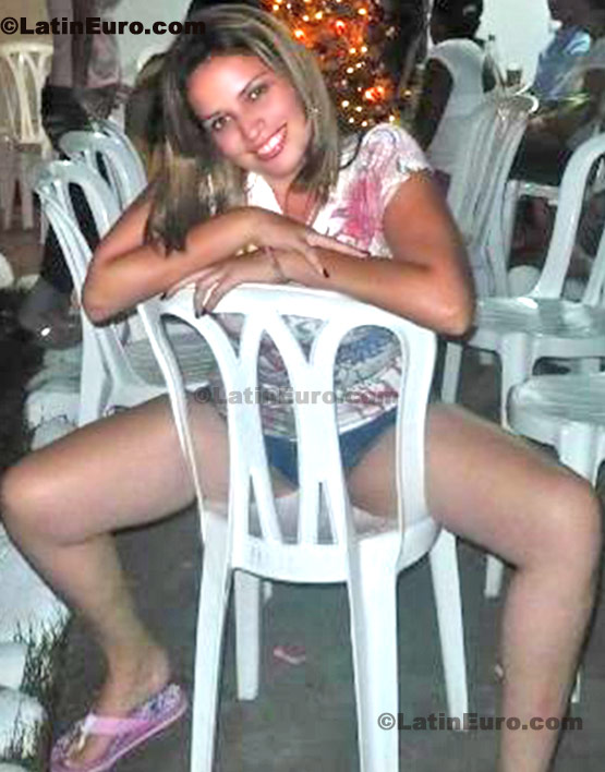 Date this tall Colombia girl Maria from  C8393