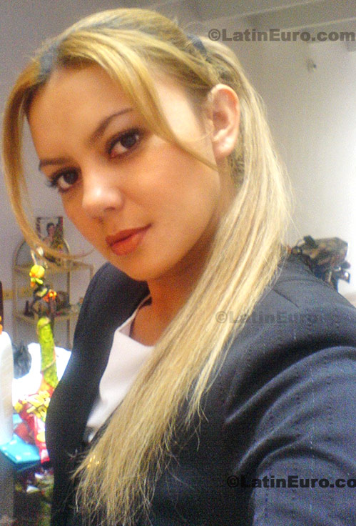 Date this stunning Colombia girl Mary from Neiva C8400