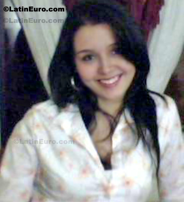 Date this georgeous Colombia girl Leonela from  C8417