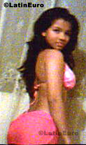 Date this nice looking Colombia girl Claudia from Medellin C8461