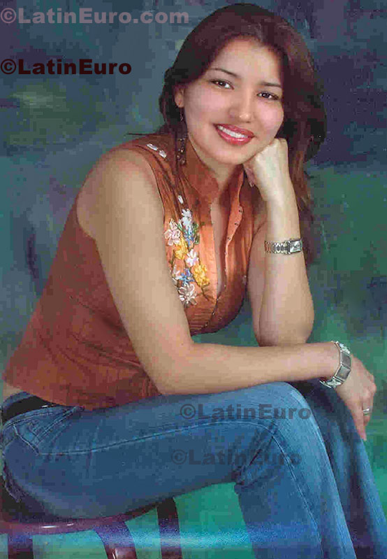 Date this voluptuous Colombia girl Sandra from Cali C8476