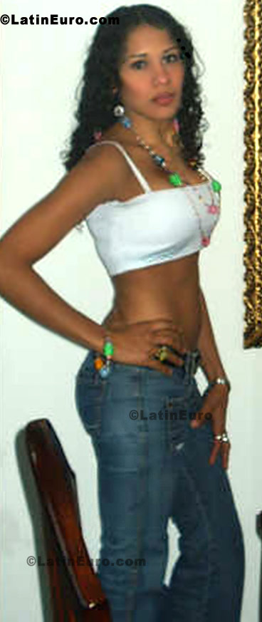 Date this athletic Colombia girl Yaineth from Bogota C8489