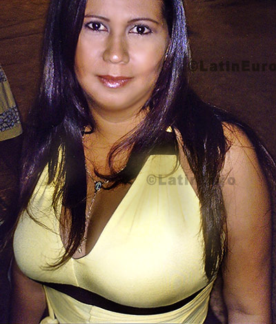 Date this gorgeous Colombia girl Lais from Sincelejo C8491