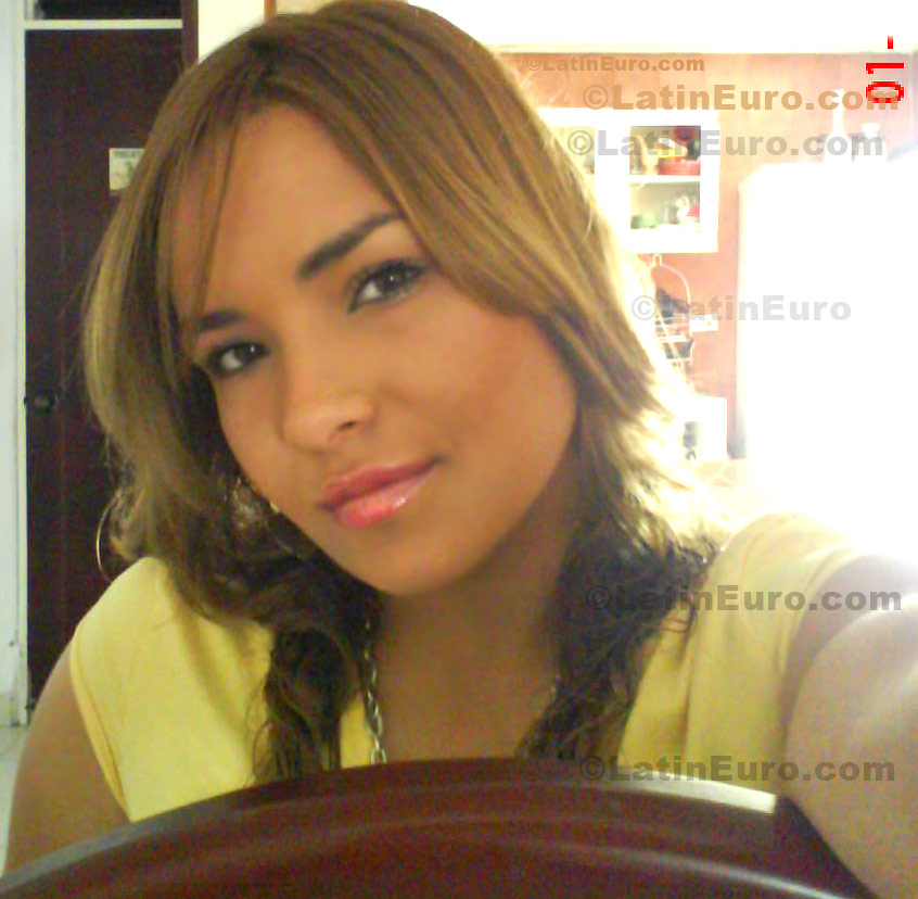 Date this good-looking Colombia girl Mayra from Palmira C8533