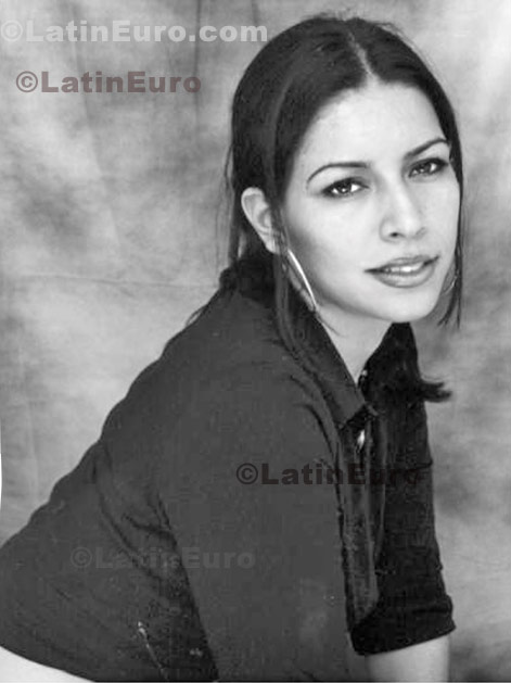 Date this voluptuous Colombia girl Gimena from Cali C8589