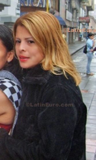 Date this sultry Colombia girl Elizabeth from Cali C8590