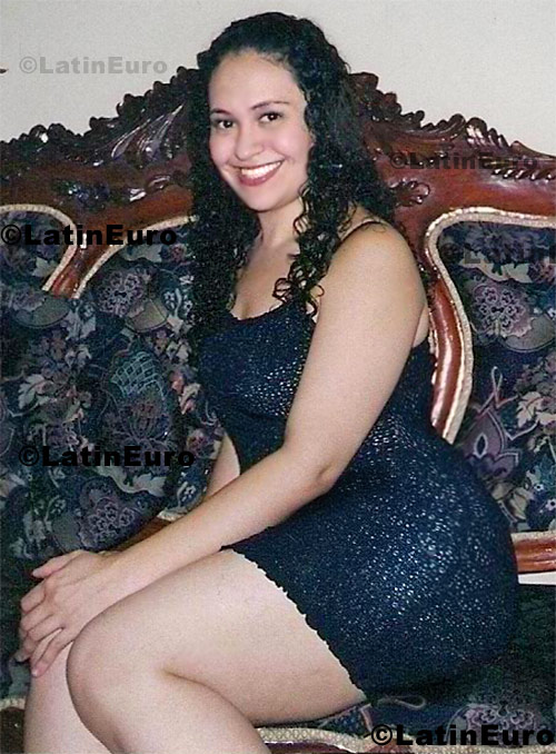 Date this voluptuous Colombia girl Angela from Medellin C8593