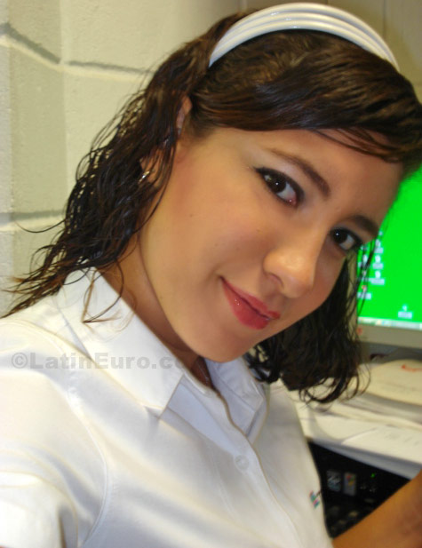 Date this cute Colombia girl Lilia from Cartagena C8627
