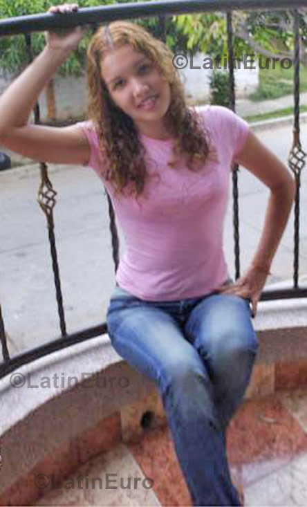 Date this pretty Colombia girl Lisseth- from Valledupar C8648