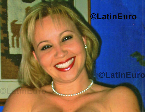 Date this tall Colombia girl Luz from Medellin C8661