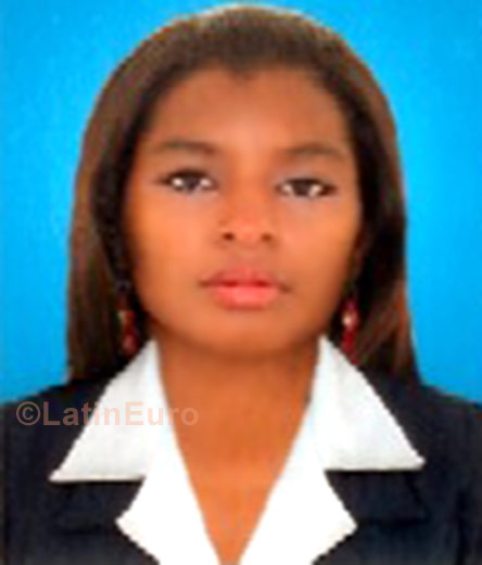 Date this foxy Colombia girl Claudia from Cali C8809