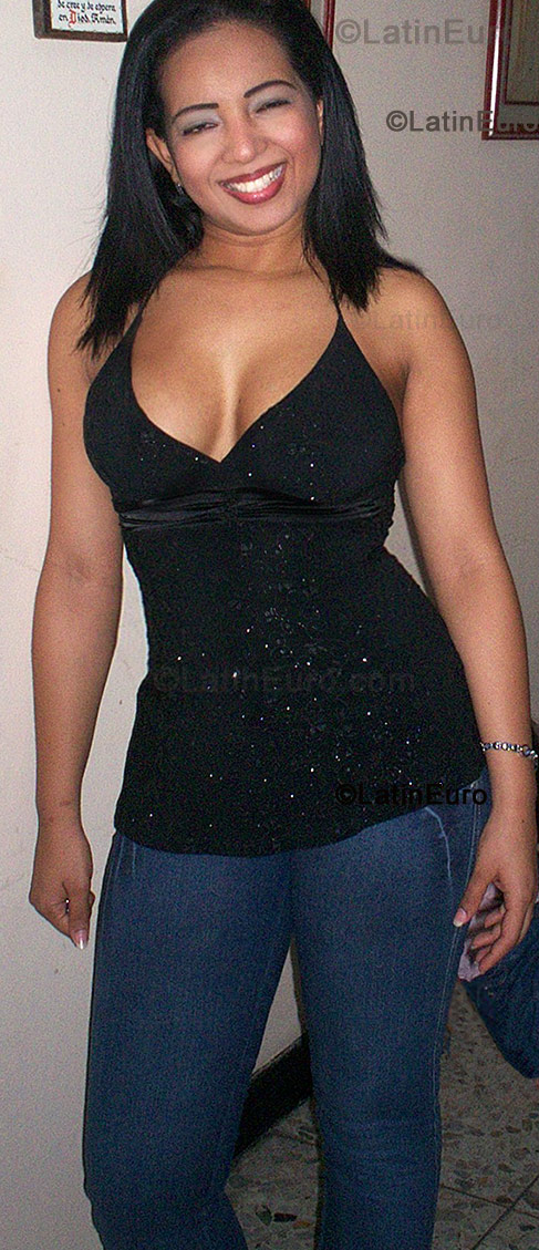 Date this foxy Colombia girl Lissett from Barranquilla C8852