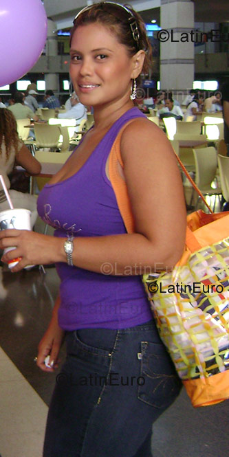 Date this athletic Colombia girl Luzdarys from Barranquilla C8872