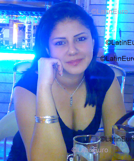 Date this attractive Colombia girl Diana from Cali C8913