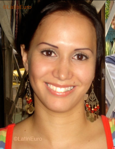 Date this young Colombia girl Samanta from Cali C8976