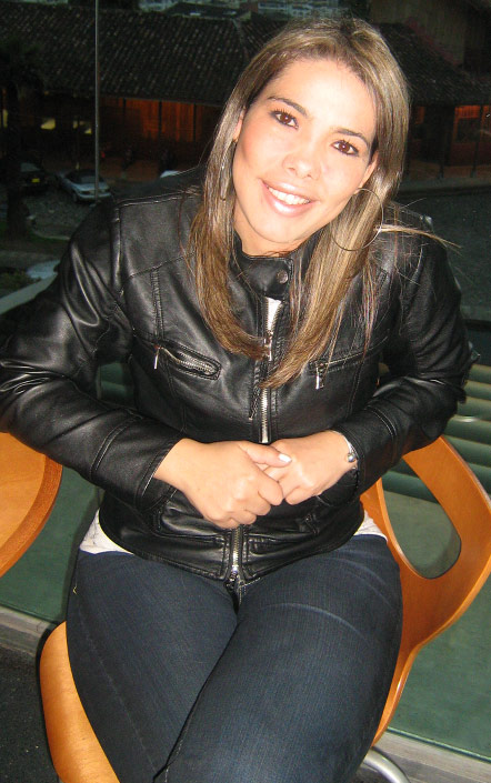 Date this hot Colombia girl Lina from Manizales C9001