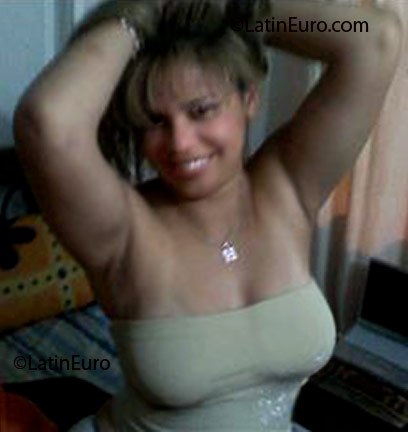 Date this lovely Colombia girl Hannys from Bogota C9031