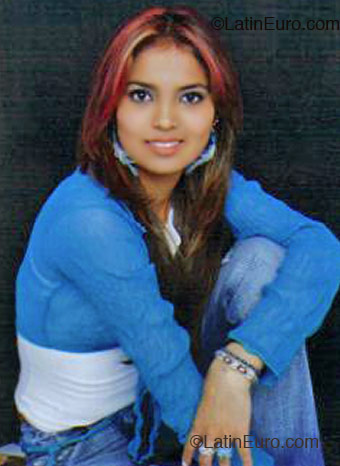 Date this charming Colombia girl Aiko from Bogota C9072