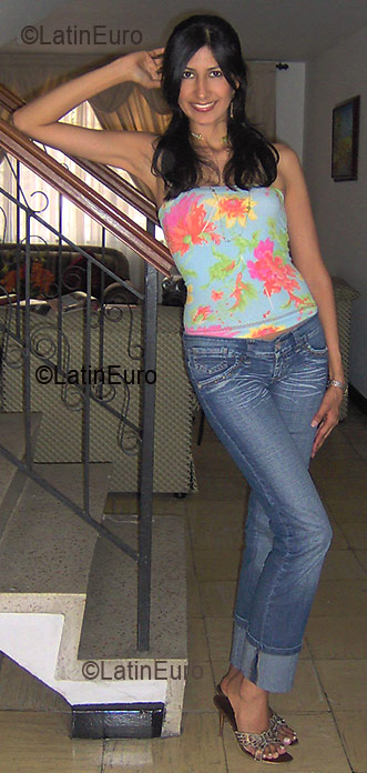 Date this hard body Colombia girl Alejandra from Cali C9118