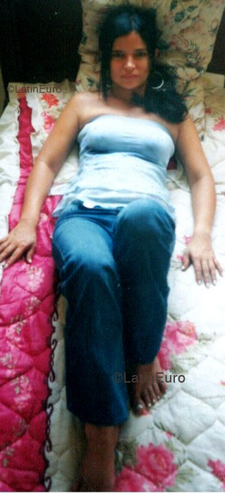 Date this fun Colombia girl Damaris from Cali C9356