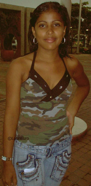 Date this beautiful Colombia girl Roselin from Cartagena C9403