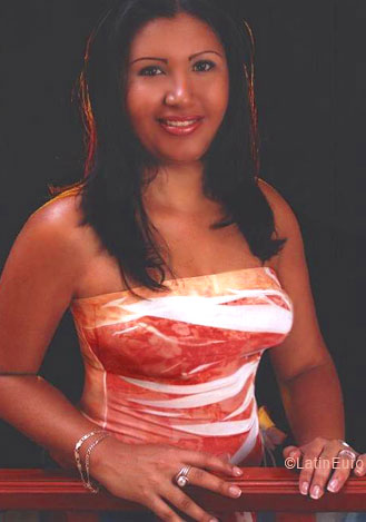 Date this cute Colombia girl Julieth from Cali C9583