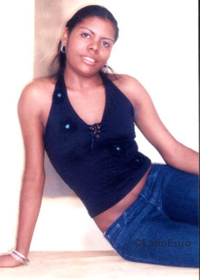 Date this happy Colombia girl Monica from  C9590