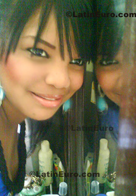 Date this nice looking Dominican Republic girl Zuleyca from Higuey N-1022