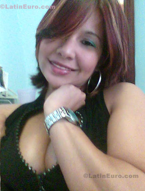 Date this good-looking Any Country girl Angela from  N-1069