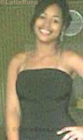Date this charming Dominican Republic girl Dissi from Santo Domingo N-1100