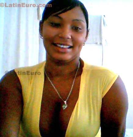 Date this hard body Dominican Republic girl Nathaly from Santo Domingo N-1154