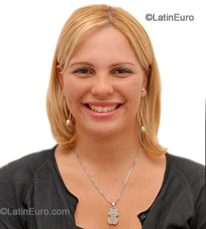 Date this passionate Dominican Republic girl Miriam from Santo Domingo N-1265