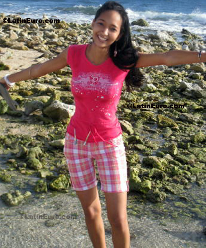 Date this sensual Dominican Republic girl Sunny from La Romana N-1348