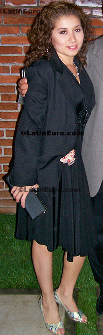 Date this gorgeous Any Country girl Rox from Morelia N-1378