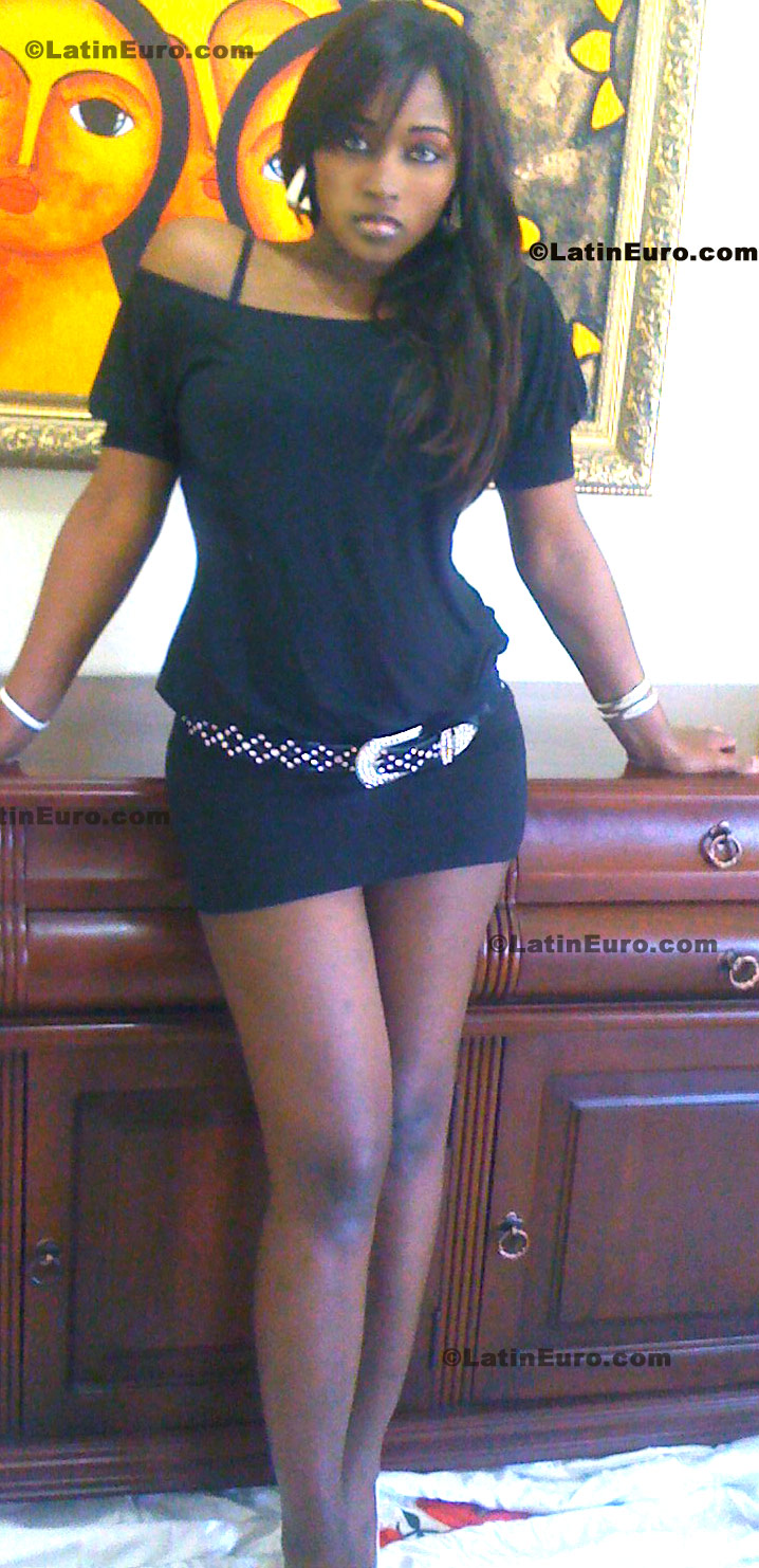 Date this sultry Dominican Republic girl Johanna from Santo Domingo N-1380