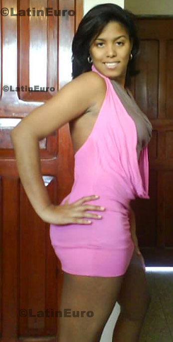 Date this gorgeous Dominican Republic girl Marilenny from La Vega N-1396