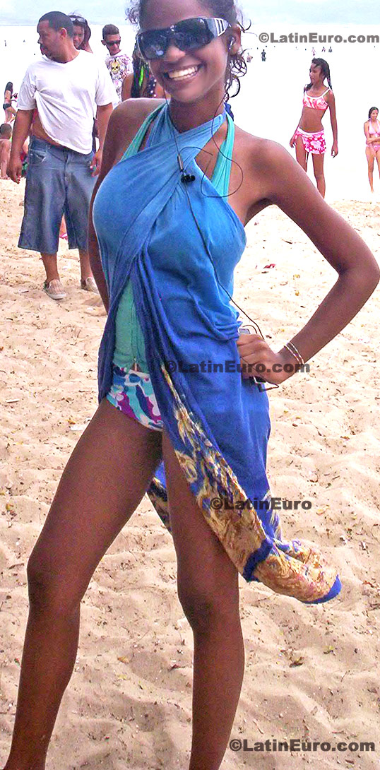 Date this young Dominican Republic girl Sara from Mao Valverde N-1426