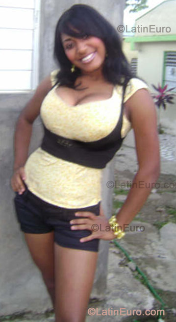 Date this georgeous Dominican Republic girl Yohanna from  N-1513