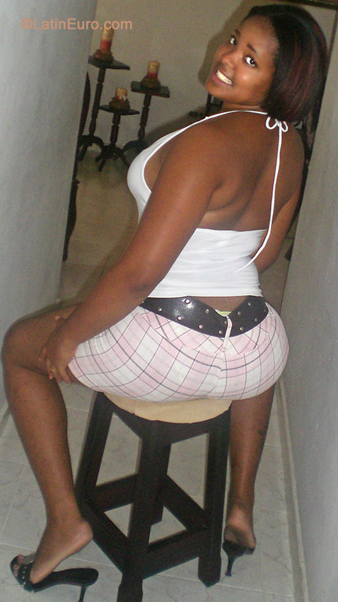 Date this happy Dominican Republic girl Mary from Santiago N-1564