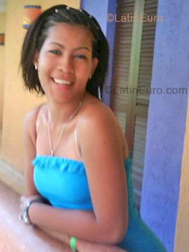 Date this sultry Dominican Republic girl Ginnette from Santo Domingo N-1581