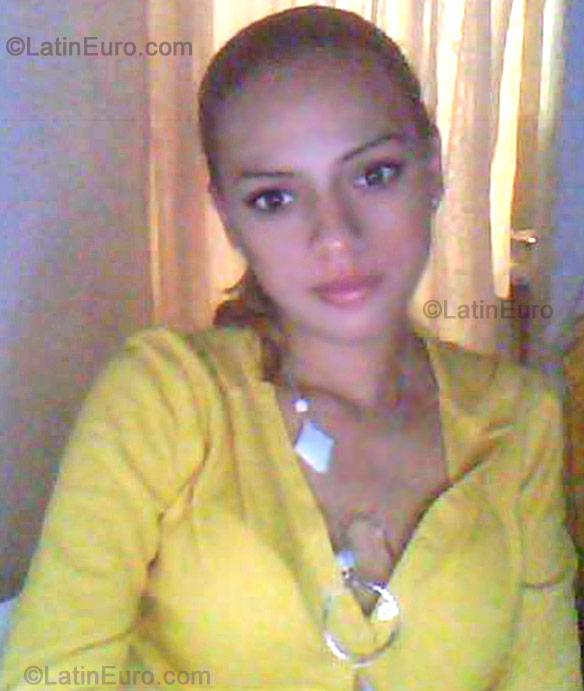 Date this beautiful Dominican Republic girl Chanel from Santiago N-1618