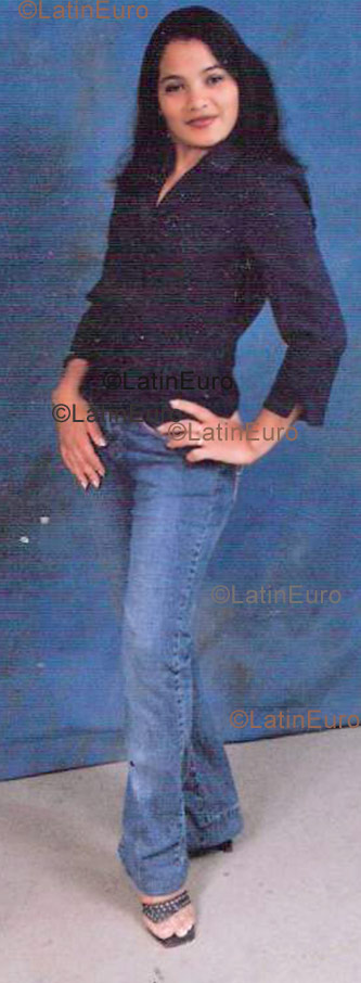 Date this good-looking Honduras girl Xiomara from  N-280